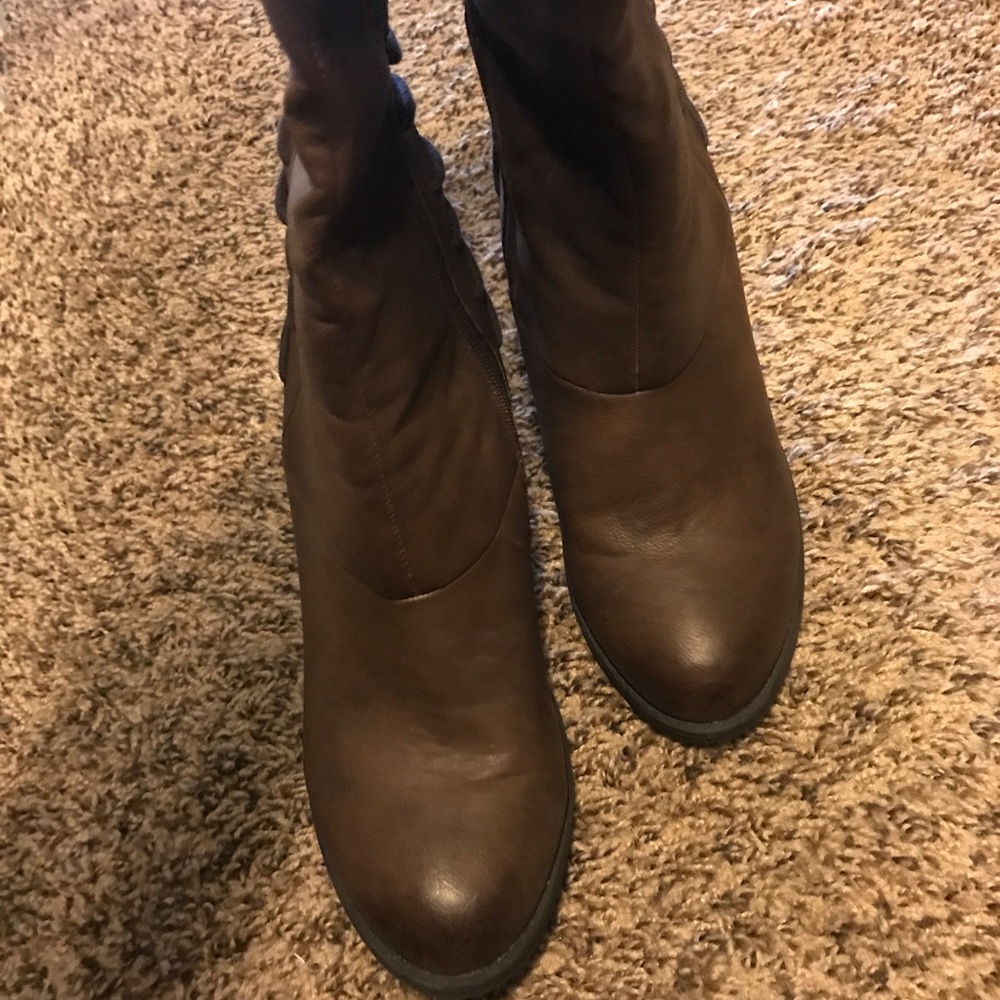 Brown lace up back boots